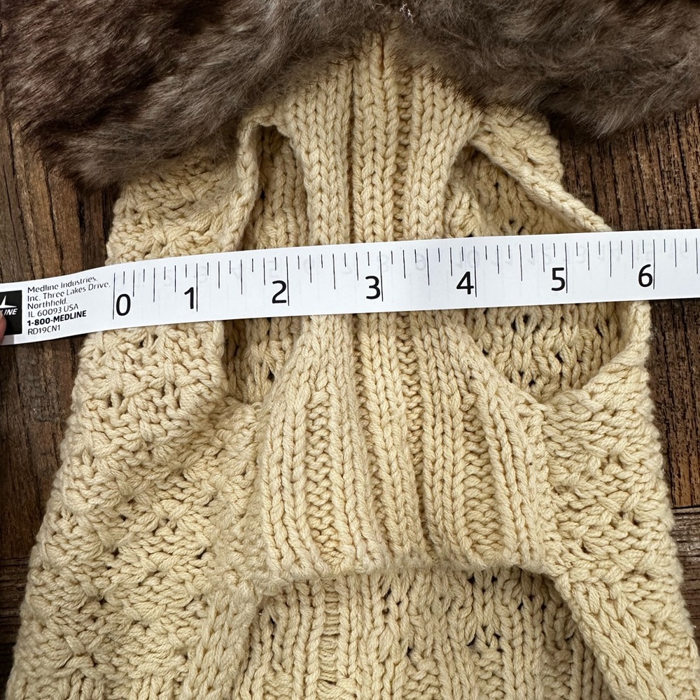 Cream Knit Button-Up Scarf with Faux Fur Trim for pet - Picture 5 of 6